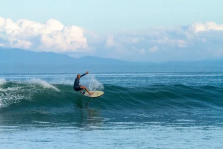 CC2F6E08-9942-40C9-A0D0-ED68B56352FA_1_201_a Surfing in Pavones
